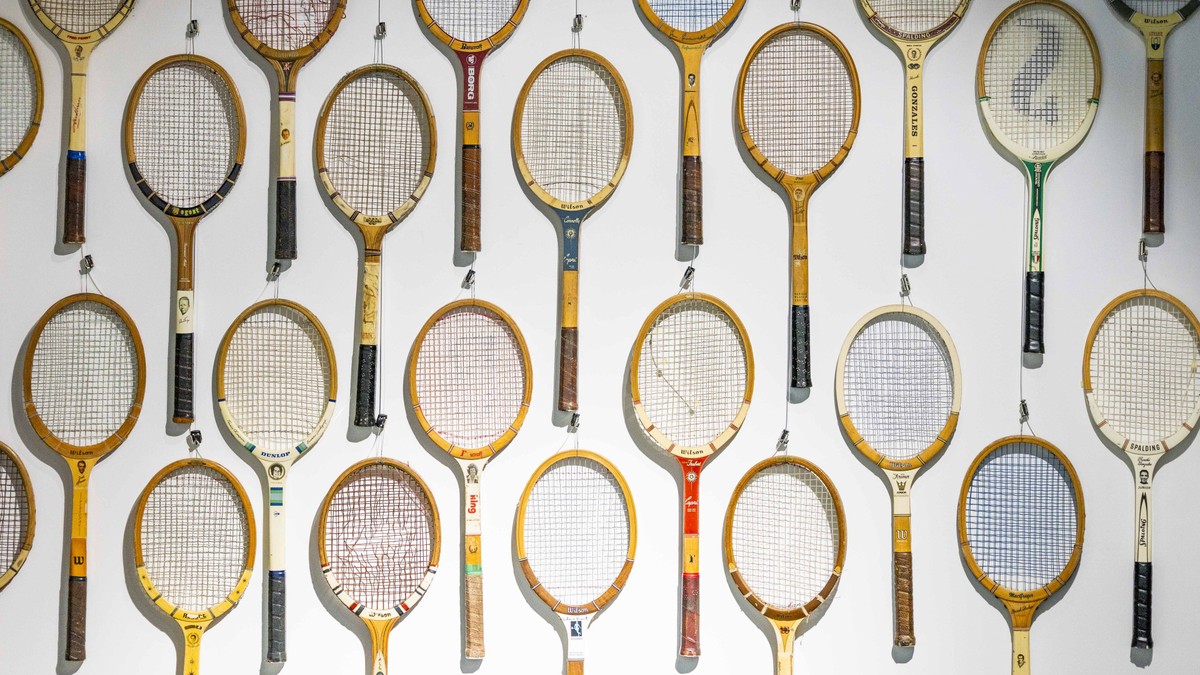 Tenisové rakety v Slovenskom olympijskom a športovom múzeu.