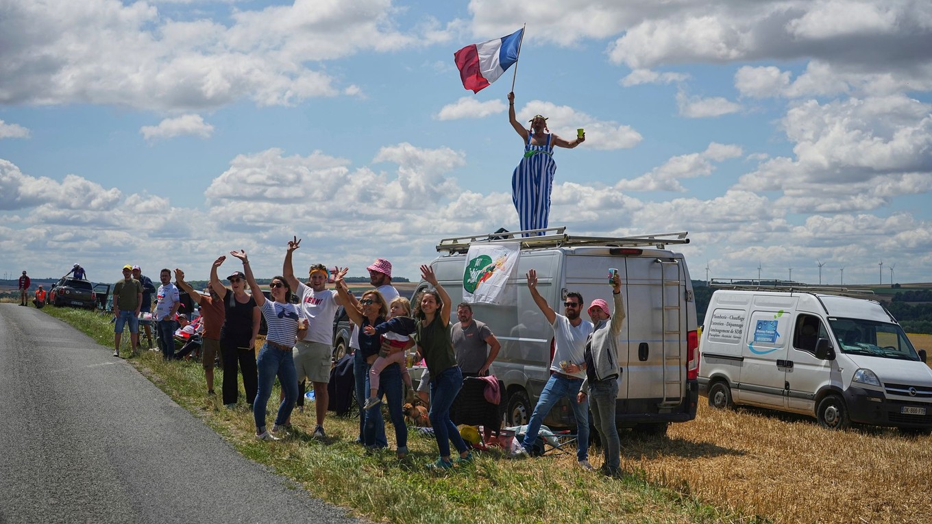 Fanúšikovia počas 4. etapy na Tour de France 2025.