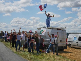 Fanúšikovia počas 4. etapy na Tour de France 2025.