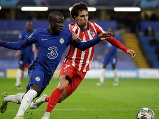 Francúzsky futbalista N'Golo Kanté v drese FC Chelsea.  
