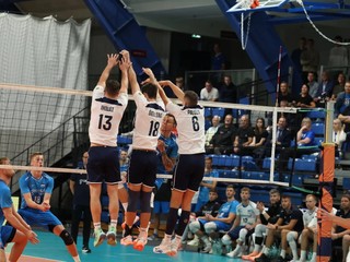 Slovenský trojblok v akcii - Jakub Ihnát, Daniel Šellong a Filip Palgut.