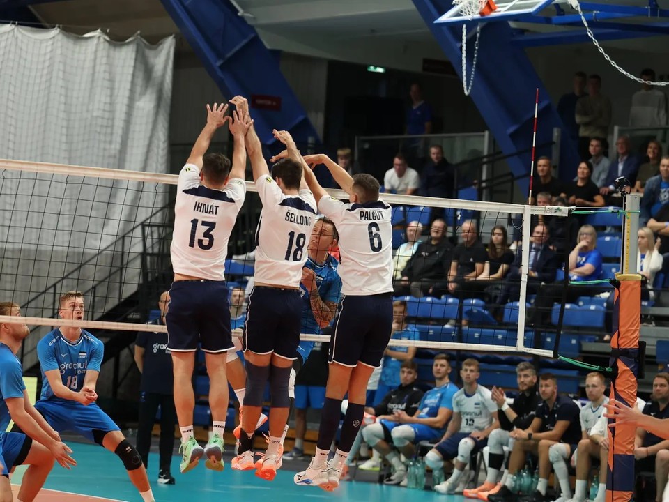 Slovenský trojblok v akcii - Jakub Ihnát, Daniel Šellong a Filip Palgut.