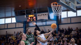 Momentka zo zápasu Spišskí Rytieri - Patrioti Levice v 2. štvrťfinále Tipos SBL.