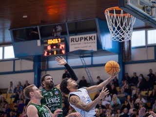 Momentka zo zápasu Spišskí Rytieri - Patrioti Levice v 2. štvrťfinále Tipos SBL.