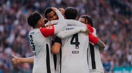 Gólová radosť futbalistov Eintrachtu Frankfurt.