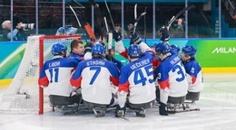 Slovenskí parahokejisti. 