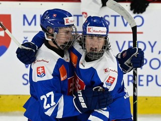 Samuel Kupec (vľavo) a Ján Chovan na turnaji Hlinka Gretzky Cup 2023.