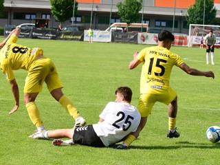 Momentka z kvalifikačného stretnutia Snina - Lehota pod Vtáčnikom.
