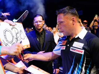 Walesan Gerwyn Price počas Niké Slovak Darts Open 2026.