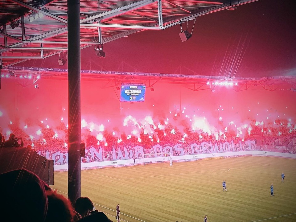 Fanúšikovia 1. FC Magderburg.