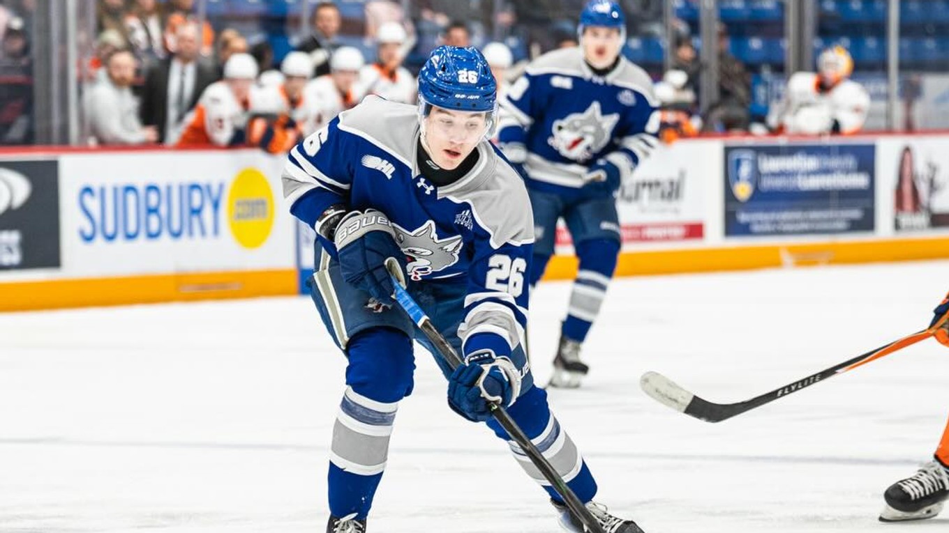 Ján Chovan (vľavo) v drese Sudbury Wolves.