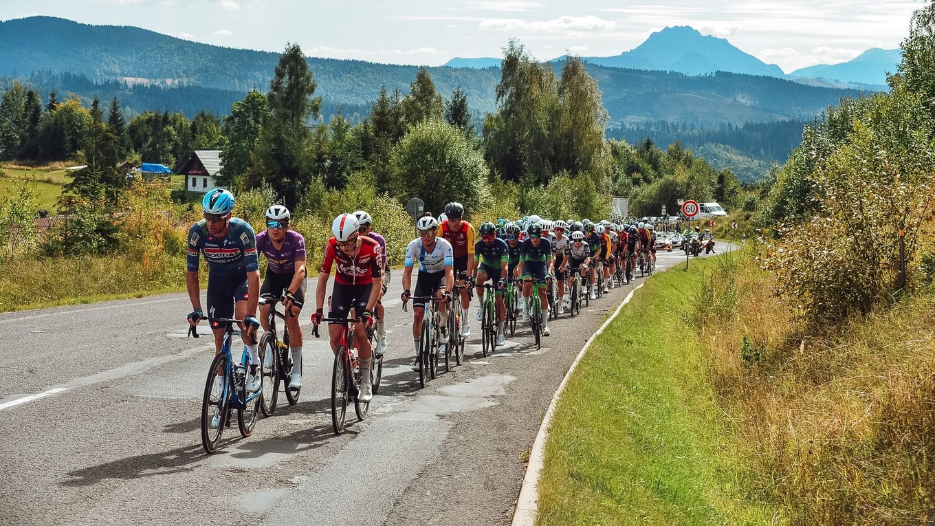 Pelotón v 3. etape Okolo Slovenska 2026
