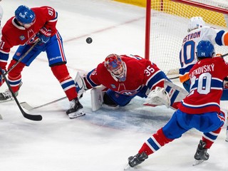 Juraj Slafkovský a Montreal Canadiens v zápase proti New York Islanders.