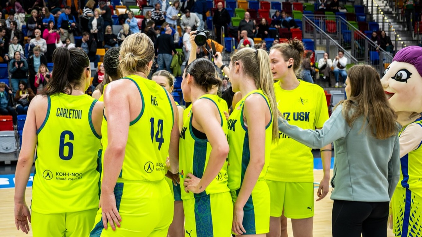 Basketbalistky ZVVZ USK Praha.