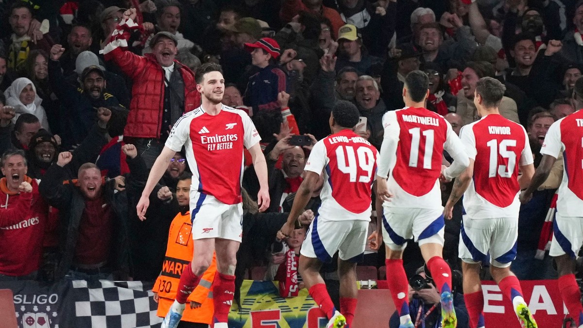 Declan Rice a jeho spoluhráči.