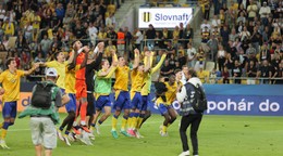 Na snímke hráči FC DAC 1904 Dunajská Streda sa tešia z víťazstva 2:0 po zápase 7. kola futbalovej Niké ligy FC DAC 1904 Dunajská Streda - ŠK Slovan Bratislava.