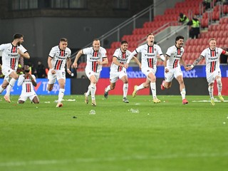 Hráči Trnavy sa tešia.