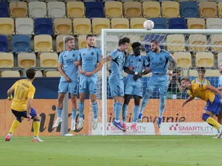 Na snímke hráč Ammar Ramadan (DAC) strieľa počas zápasu 7. kola futbalovej Niké ligy FC DAC 1904 Dunajská Streda - ŠK Slovan Bratislava.