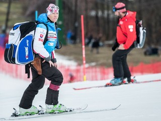 Tréner Petry Vlhovej Livio Magoni pred prvým kolom slalomu žien v Maribore.