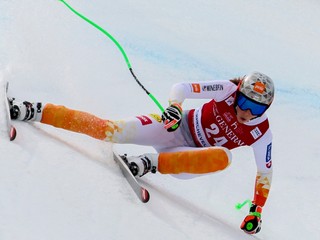 Petra Vlhová počas zjazdu v stredisku Courchevel/Méribel 2022.