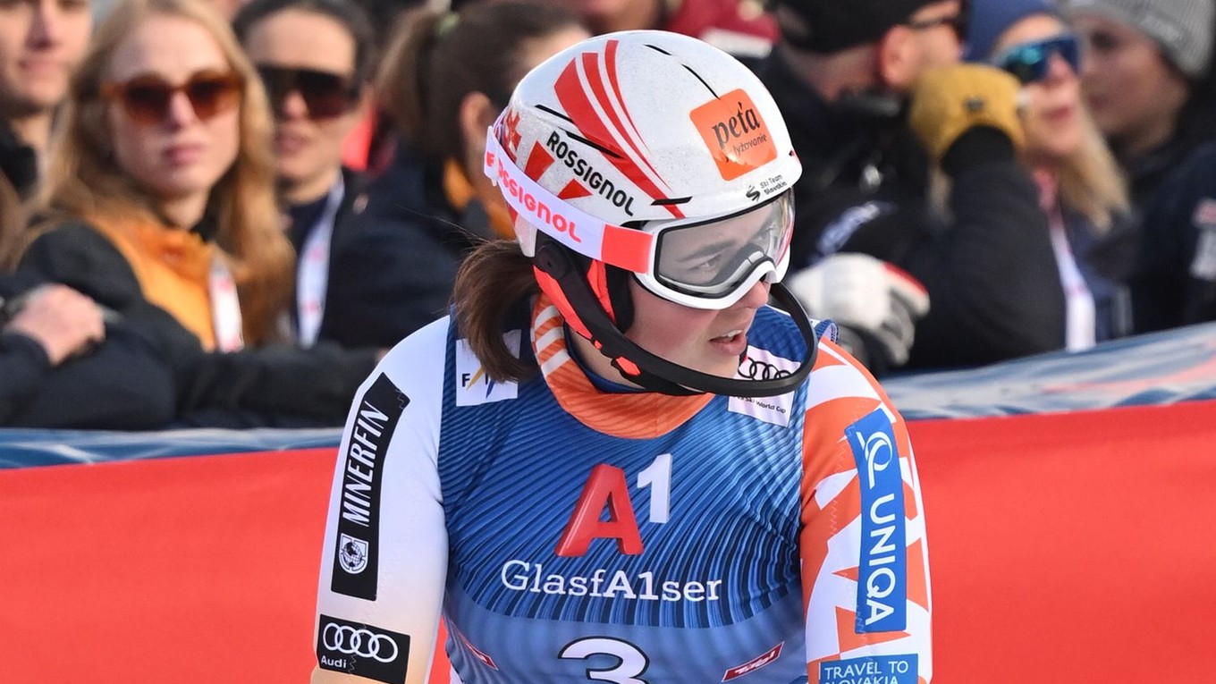 Petra Vlhová v cieli slalomu v Lienzi. 