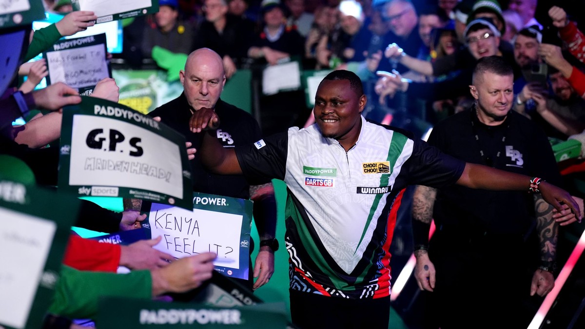 Fandí Chelsea, k šípkam sa dostal náhodou. Z veterinára je hrdina, očaril celý národ