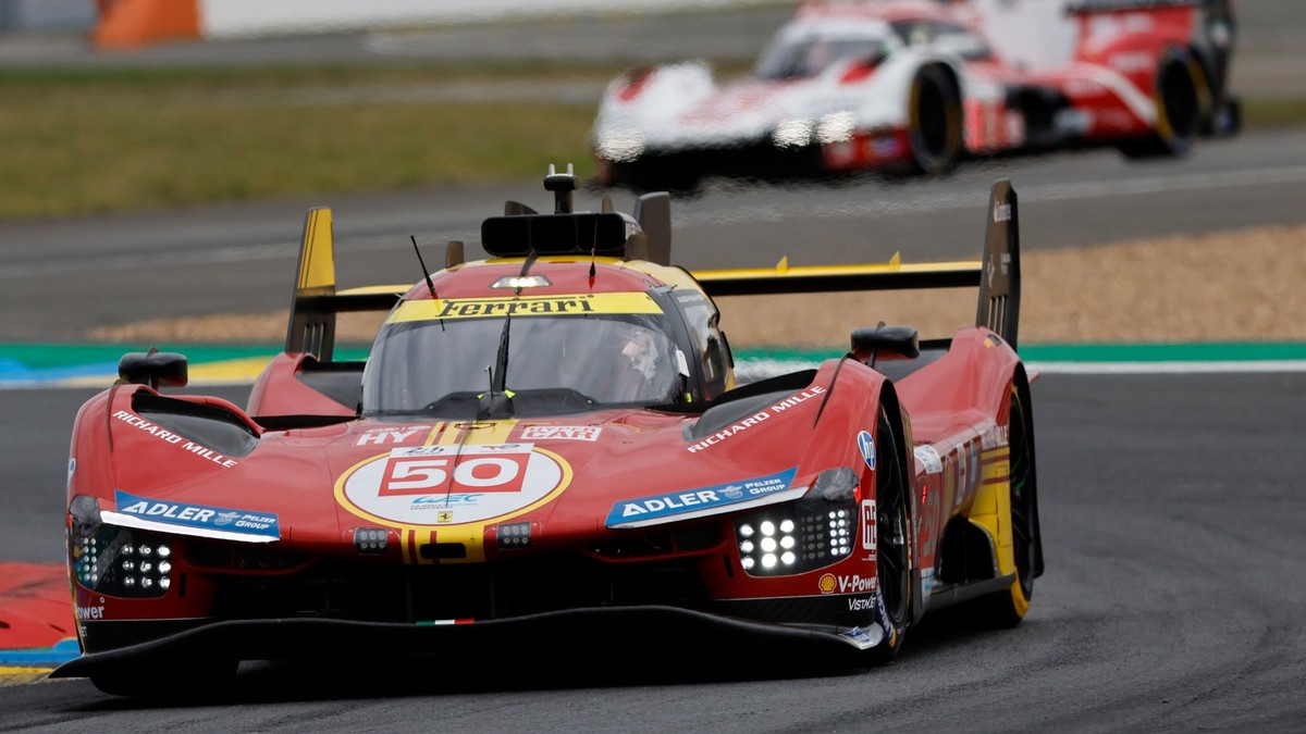 Tím Ferrari AF Corse na pretekoch 24 hodín Le Mans 2024