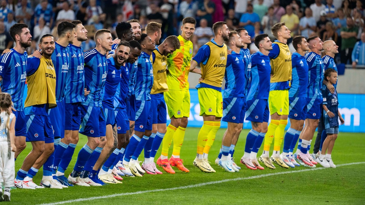 Futbalisti ŠK Slovan Bratislava sa tešia po víťazstve nad APOEL Nikózia v 1. zápase 3. predkola Ligy majstrov.