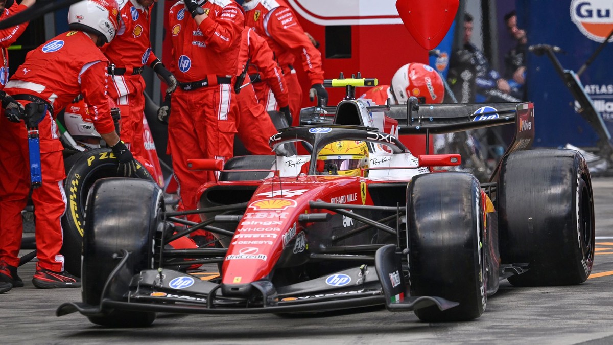 Lewis Hamilton počas pretekov v Austrálii