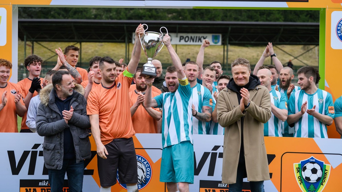 Momentka zo zápasu Poniky - Braväcovo v VII. lige ObFZ Banská Bystrica. 