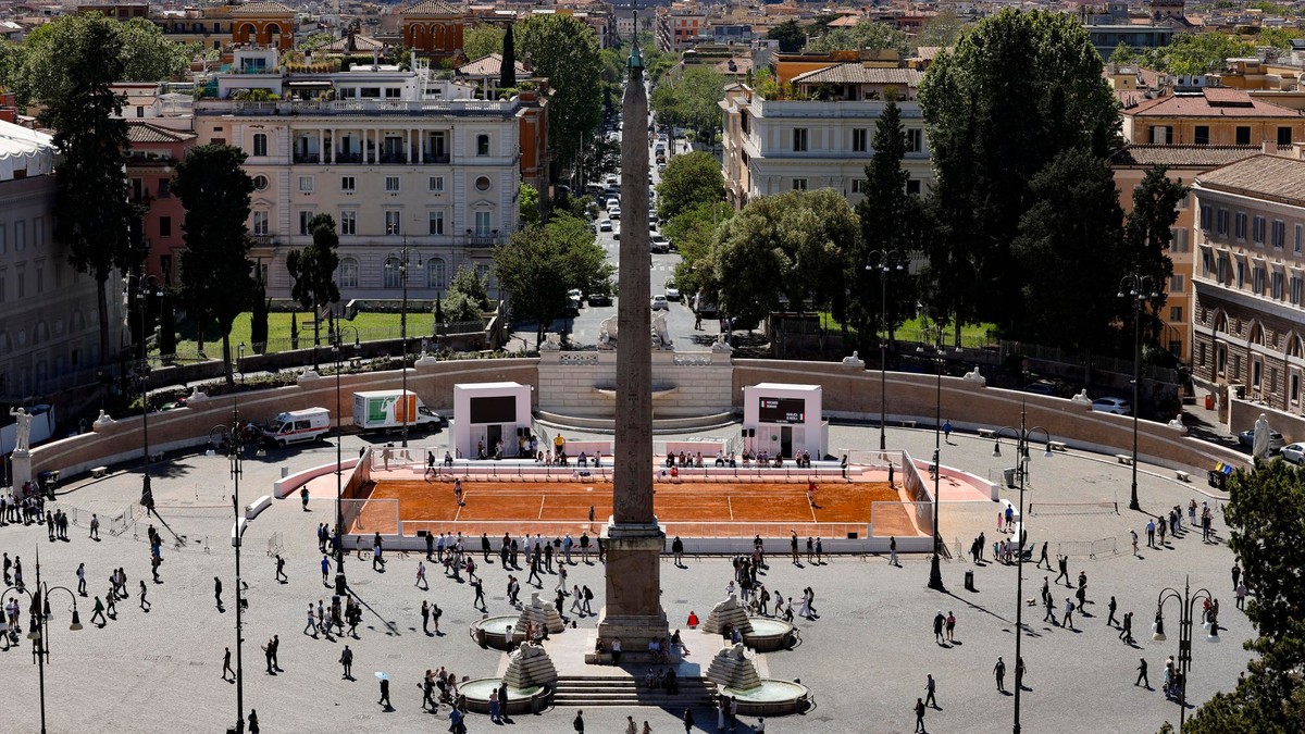 Na snímke tenisový kurt na Piazza del Popolo (Námestie ľudu) v Ríme.