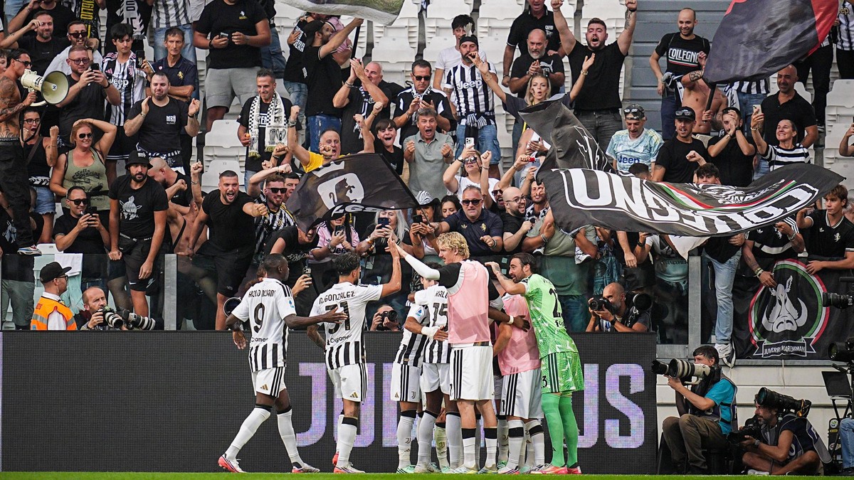 Hráči Juventusu oslavujú gól