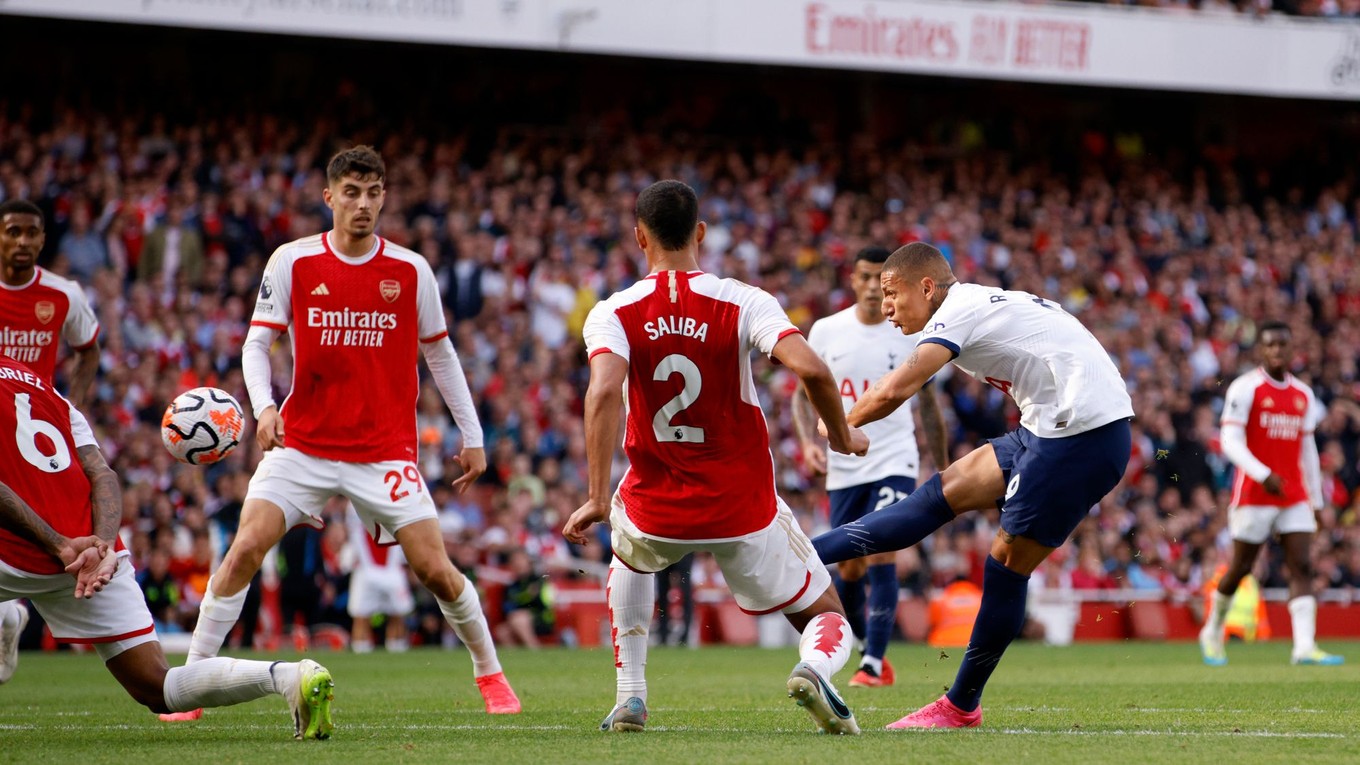 Momentka zo zápasu Arsenal - Tottenham. 