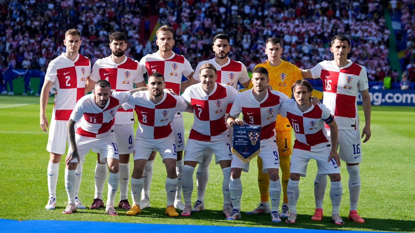 Futbalisti Chorvátska pózujú pred zápasom proti Španielsku na EURO 2024.
