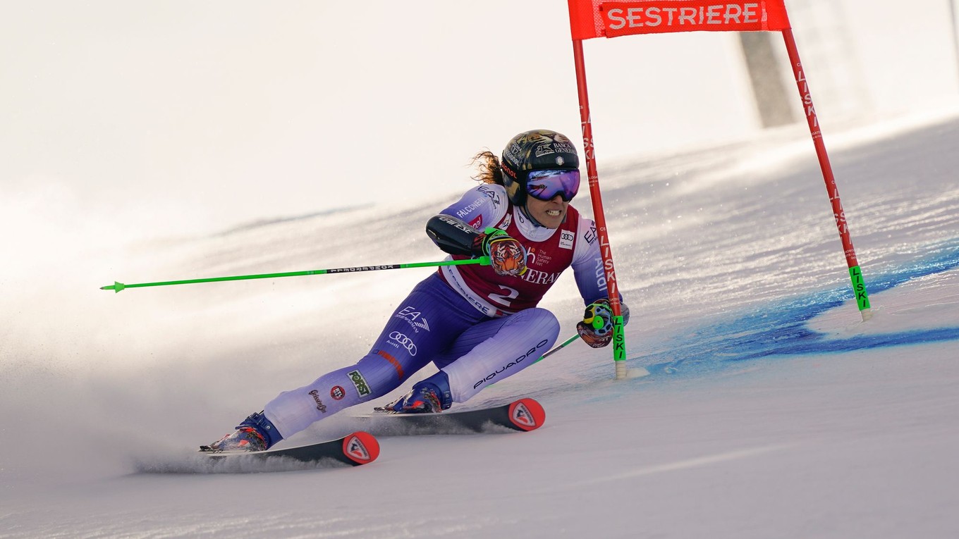 Talianska lyžiarka Federica Brignoneová počas obrovského slalomu v Sestriere.