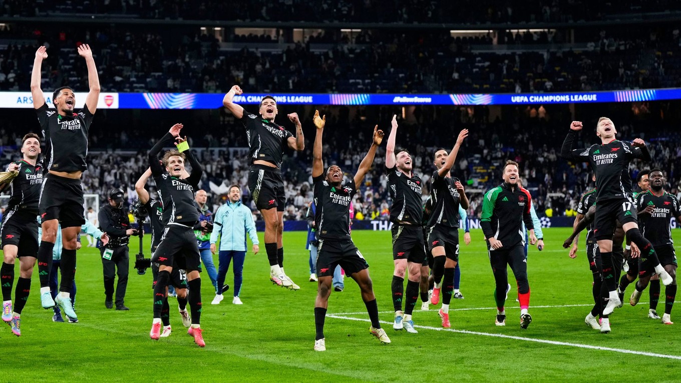 Futbalisti Arsenalu po vyradení Realu Madrid.