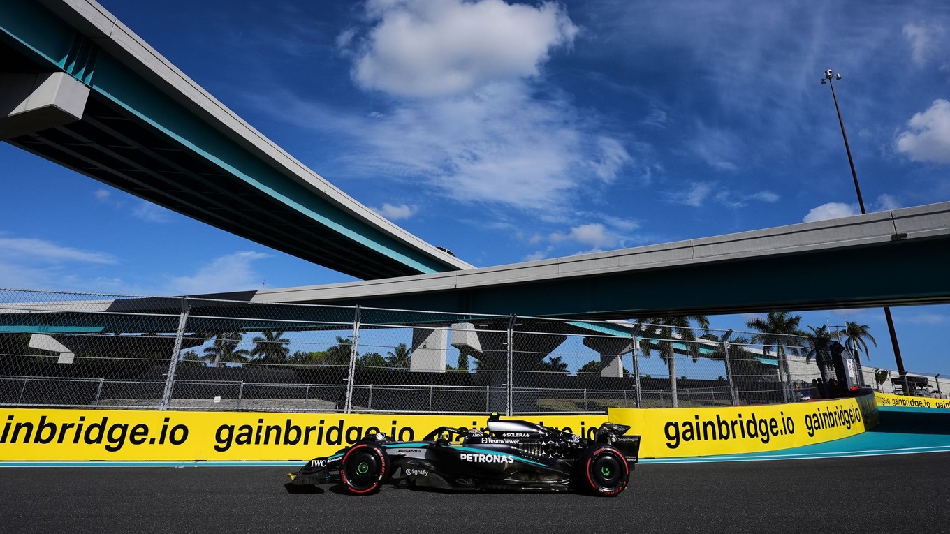 ONLINE Šprint na Veľkej cene Miami (formula 1). Pole position si vyjazdil Kimi Antonelli z tímu Mercedes.