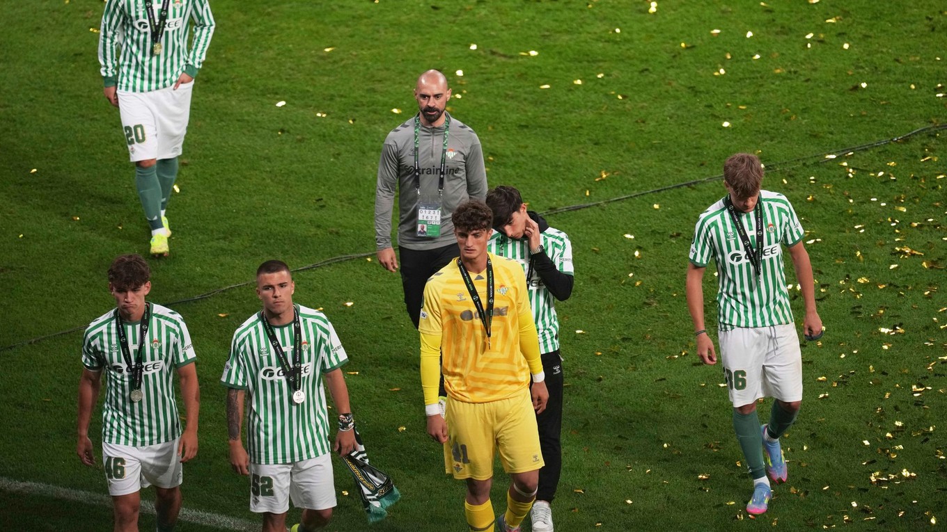 Futbalisti Betisu po prehre vo finále Konferenčnej ligy.