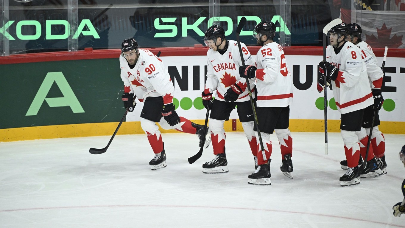 Ryan O'Reilly oslavuje gól v zápase Švédsko - Kanada na MS v hokeji 2025. 