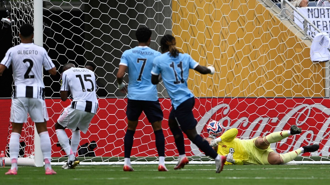 Pierre Kalulu (15) po strelenom vlastnom góle.