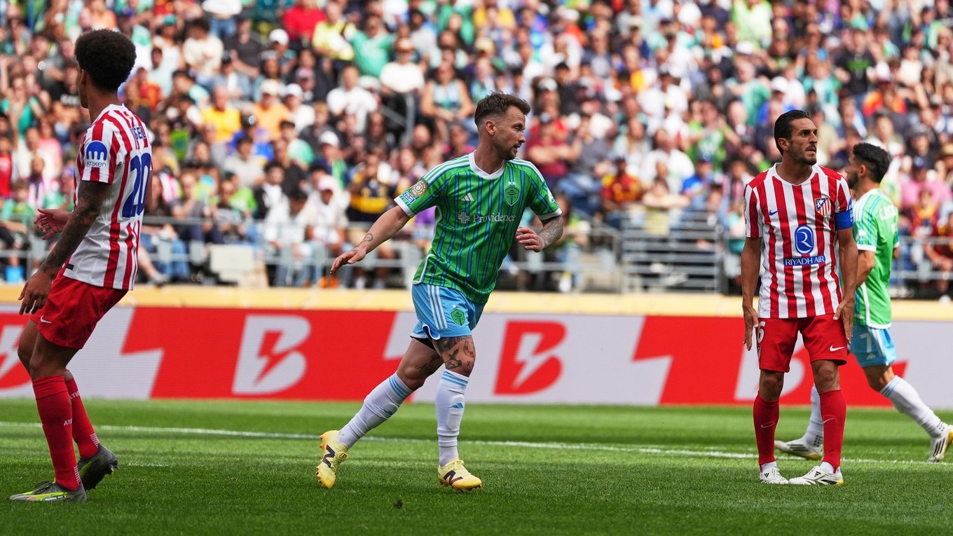 Albert Rusnák sa teší po strelenom góle v zápase Seattle Sounders - Atlético Mardid na MS klubov FIFA 2025.