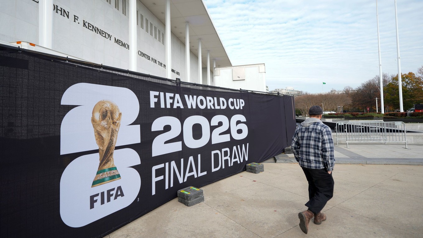 ONLINE: Žreb základných skupín MS vo futbale 2026. 