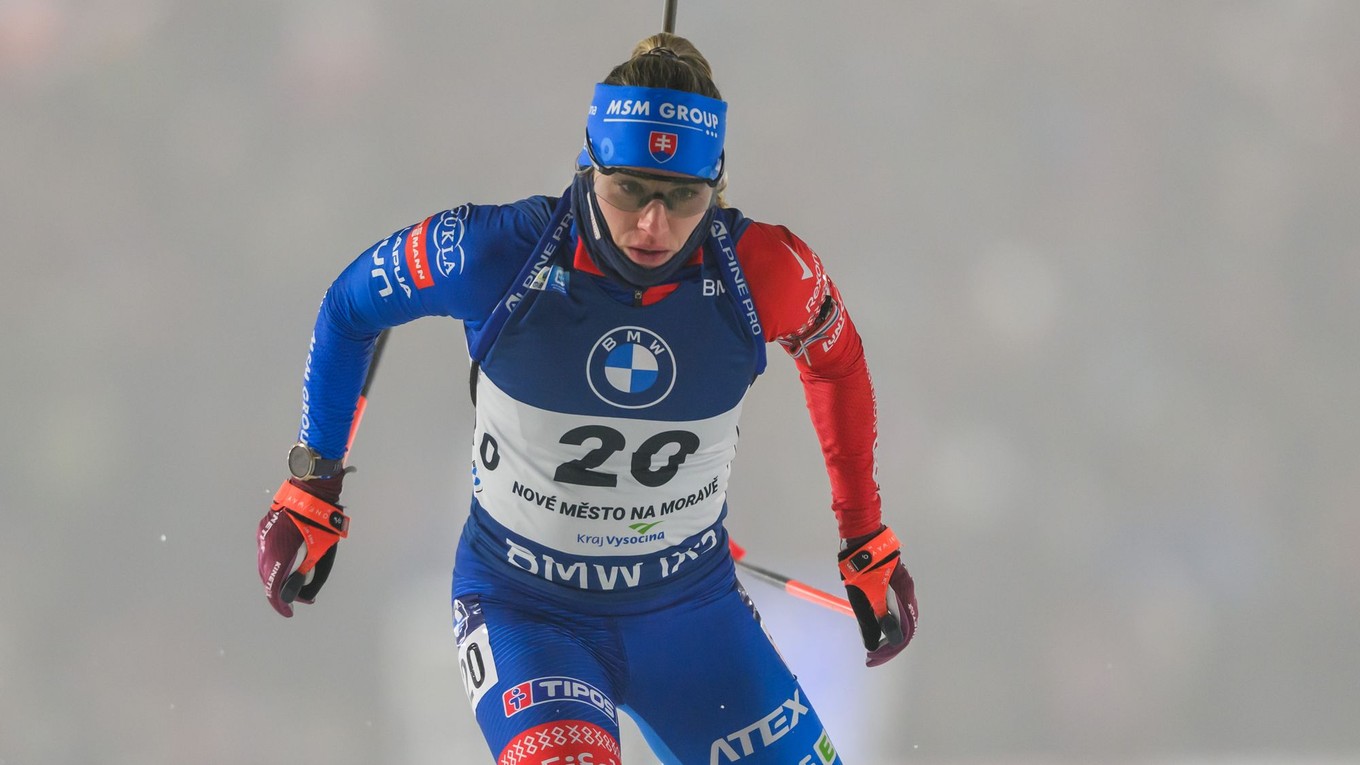 Paulína Bátovská Fialková počas skrátených vytrvalostných pretekov žien na 12,5 km 6. kola svetového pohára v biatlone v Novom Meste na Morave .