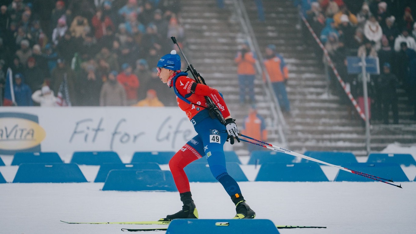 Anastasia Kuzminová počas šprintu v Oberhofe.