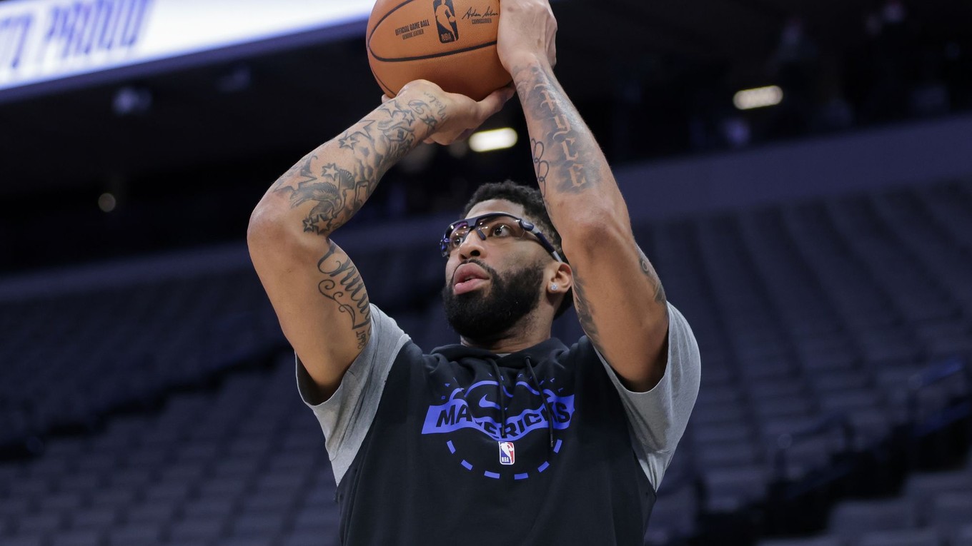 Na archívnej snímke zo 6. januára 2026 basketbalista Dallasu Mavericks  Anthony Davis.