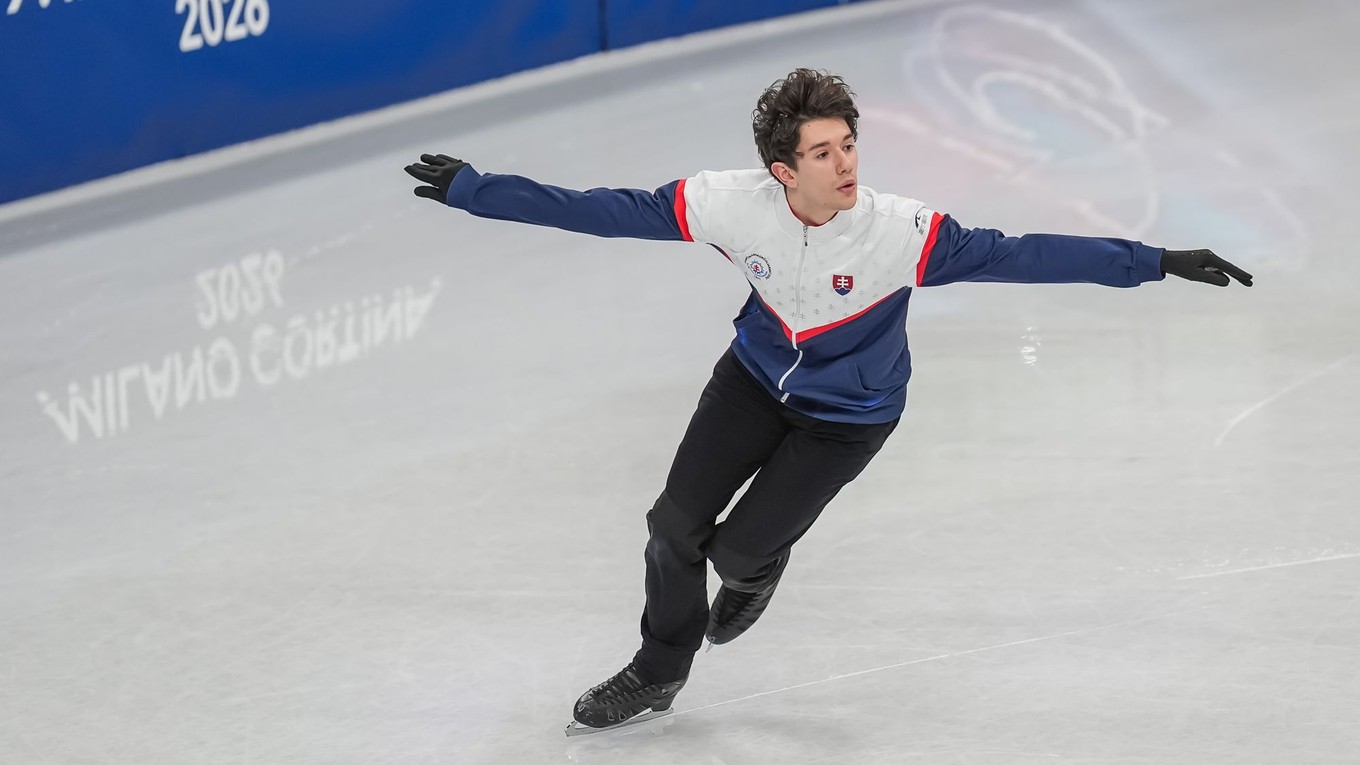 Adam Hagara trénuje počas XXV. zimných olympijských hier Milano-Cortina v Miláne.