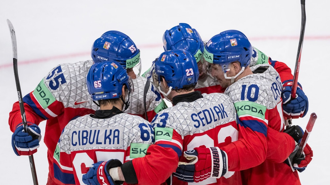 Česko oslavuje gól v zápase Slovensko - Česko na MS v hokeji 2026.