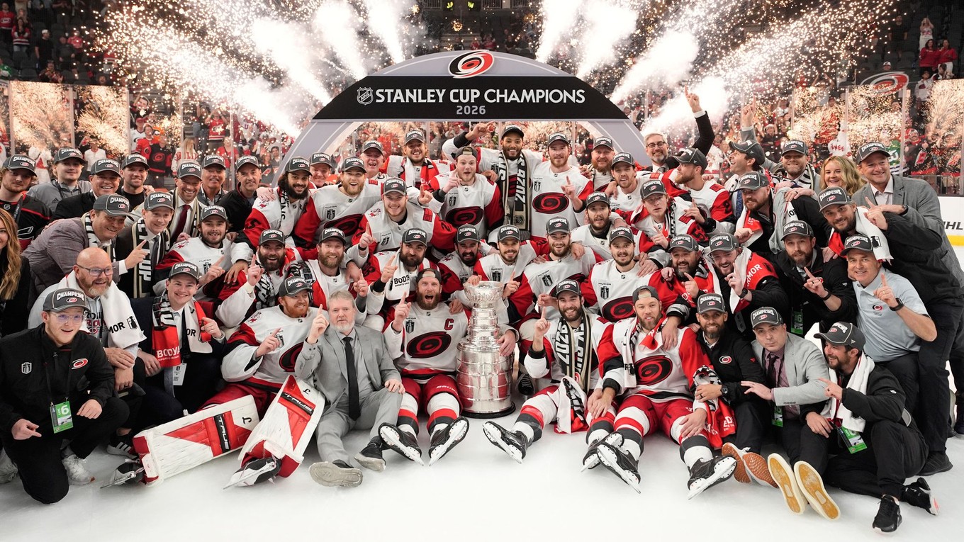 Carolina Hurricanes získala Stanley Cup. 