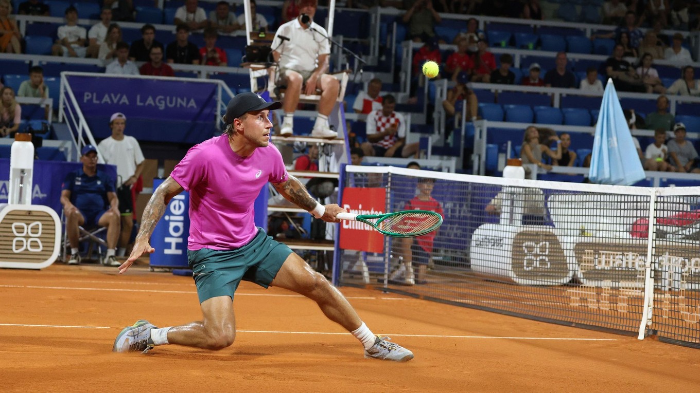 Slovenský tenista Alex Molčan na antukovom turnaji ATP 250 v chorvátskom Umagu.