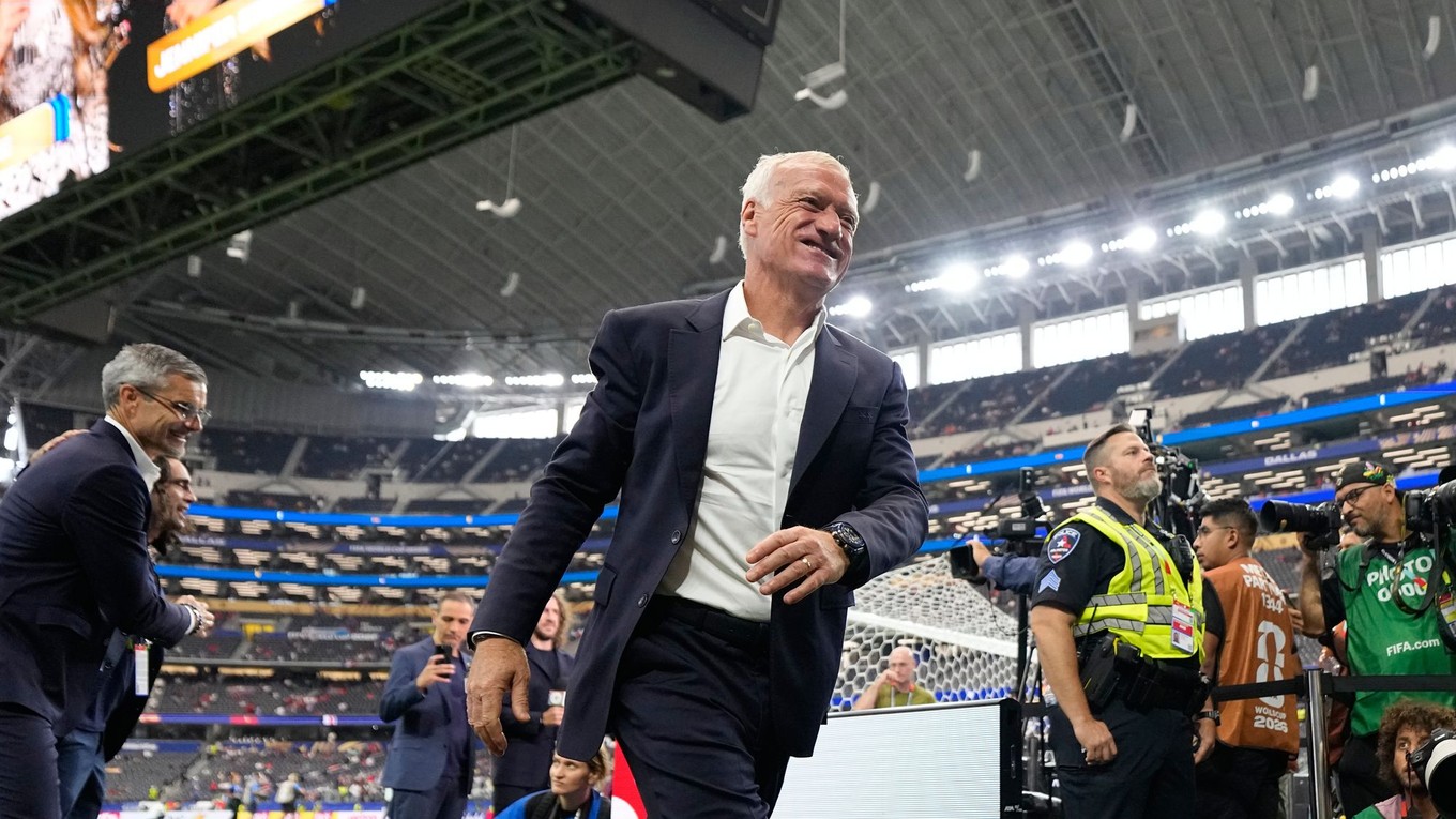 Tréner Didier Deschamps počas semifinále MS 2026.